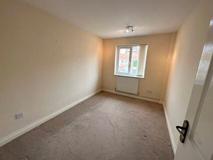 2 Bedroom Bungalow To Rent In Trent Way, Newark, Nottinghamshire, NG24