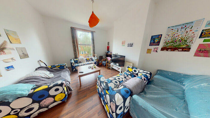 10 Bedroom Property To Rent In Midland Road, Hyde Park, Leeds, LS6