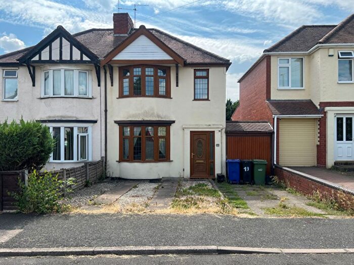 3 Bedroom Semi-detached House For Sale In Shepherds Brook Road, Stourbridge, DY9