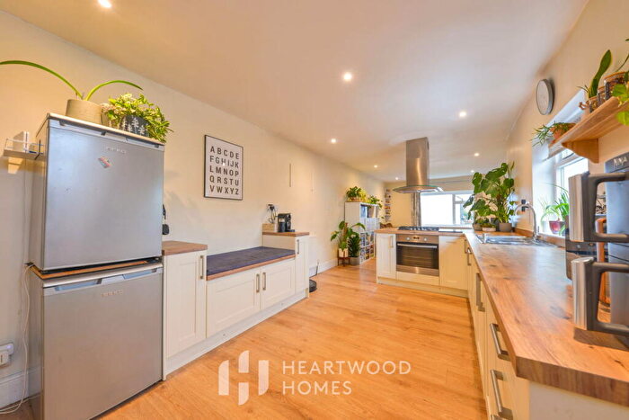 2 Bedroom Maisonette For Sale In Castle Road, St. Albans, AL1