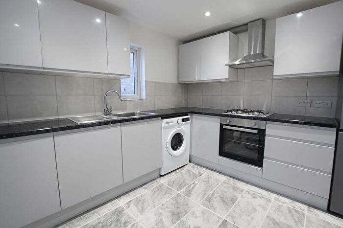 Property To Rent In Myddleton Road, Bounds Green, N22