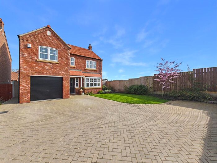 4 Bedroom Detached House For Sale In Hellyer Rise, Kirk Ella, HU10