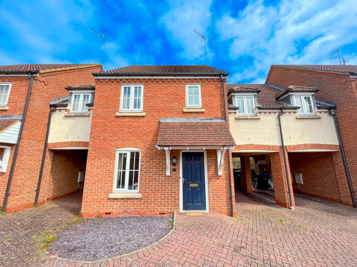 3 Bedroom Terraced House To Rent In Ladymead Close, Northampton, NN4