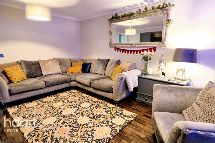 3 Bedroom Semi-Detached House For Sale In White Laithe Gardens, Leeds, LS14