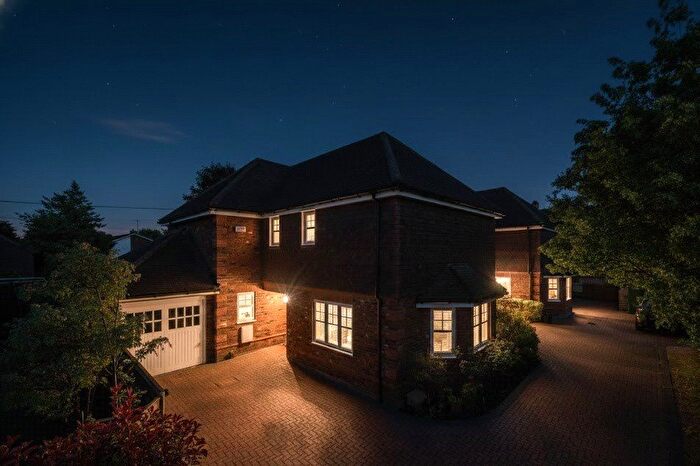 4 Bedroom Detached House For Sale In Tanners Close, Burghfield Common, Reading, Berkshire, RG7