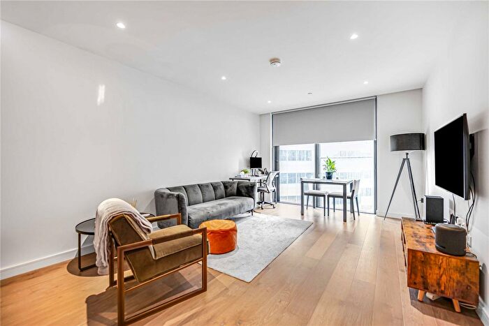 1 Bedroom Flat To Rent In Marsh Wall, London, E14