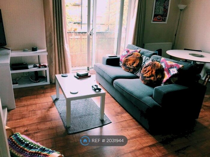 2 Bedroom Flat To Rent In Anne Street, London, E13