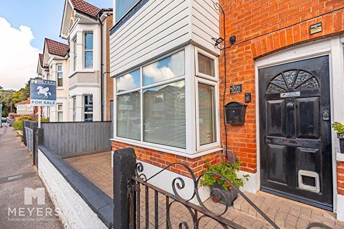 2 Bedroom Flat For Sale In Wheaton Road, Boscombe East, BH7