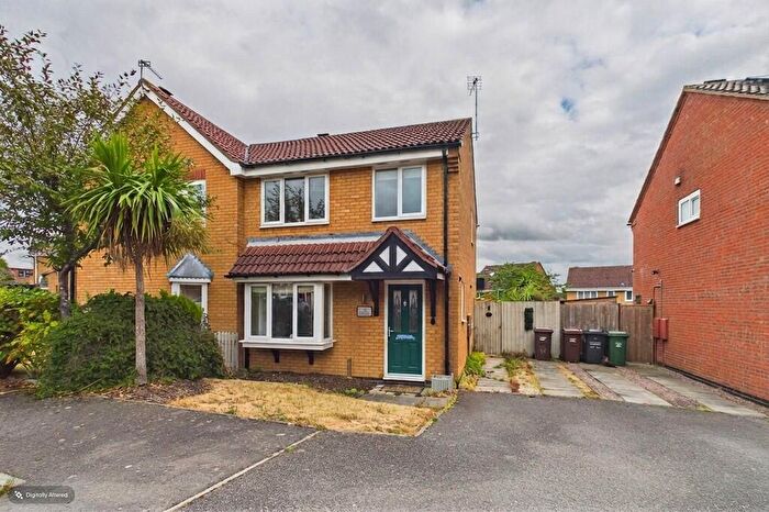 3 Bedroom Semi Detached House For Sale In Aspen Avenue, Loughborough, LE11