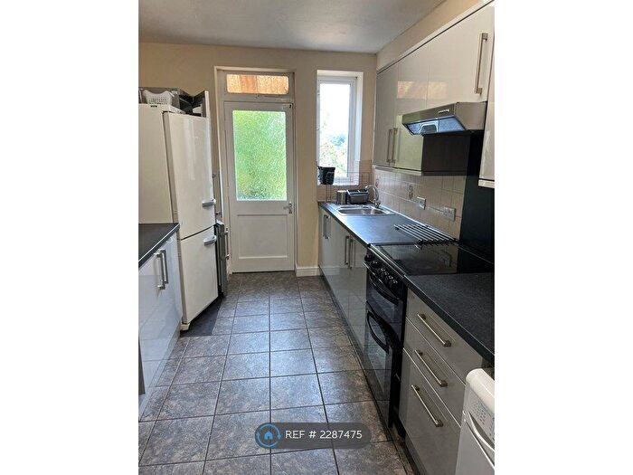 6 Bedroom Semi-Detached House To Rent In Lower Oldfield Park, Bath, BA2