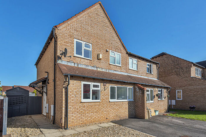 3 Bedroom Semi-Detached House To Rent In Quedgeley, Gloucester, GL2