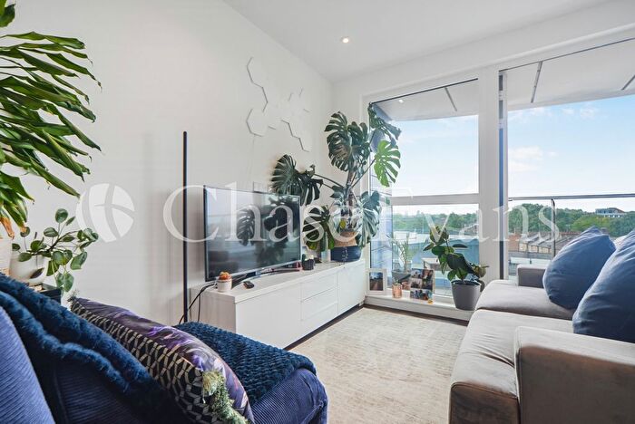 1 Bedroom Flat To Rent In Queensland Road, Islington, London, N7