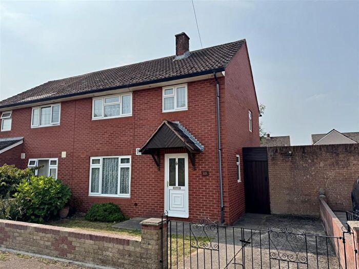 3 Bedroom Semi-Detached House For Sale In Fernleigh Road, Caldicot, NP26