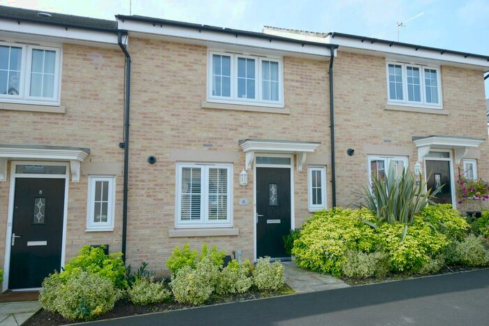 3 Bedroom Town House To Rent In William Brown Square, Chesterfield S40