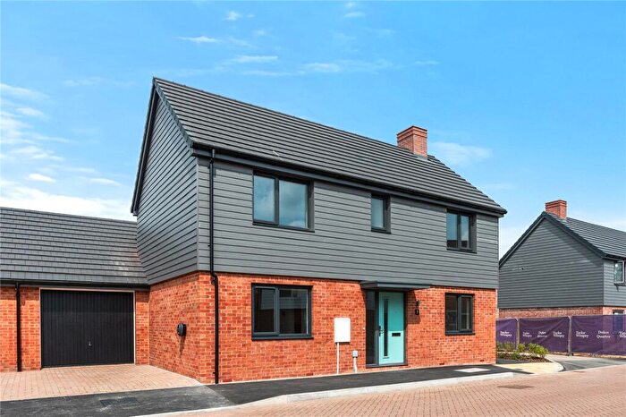 3 Bedroom Detached House To Rent In Edwards Grove, Bordon, Hampshire, GU35