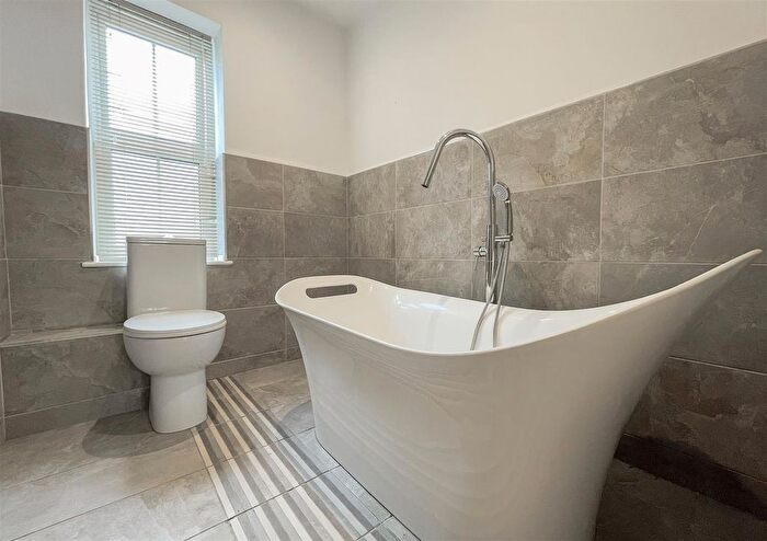 2 Bedroom Flat To Rent In Castle Hill Road, Hastings, TN34