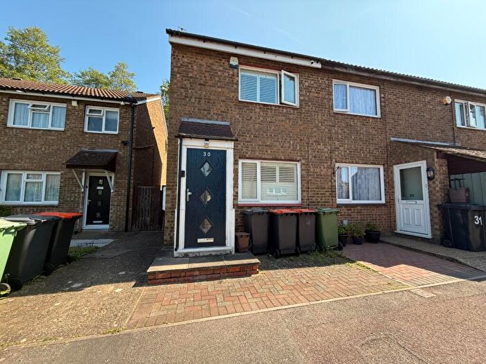 2 Bedroom End Of Terrace House For Sale In Cumbria Close, Houghton Regis, LU5