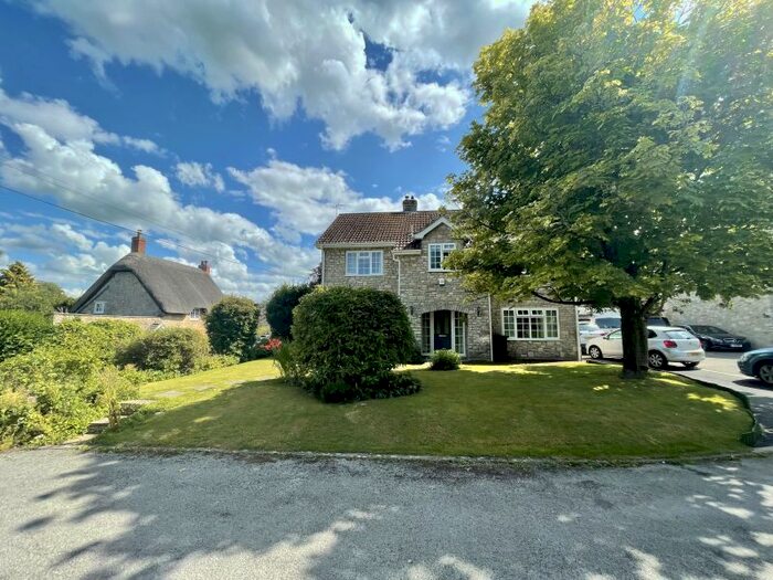 4 Bedroom Detached House To Rent In Churchwell Close, Sherborne, DT9