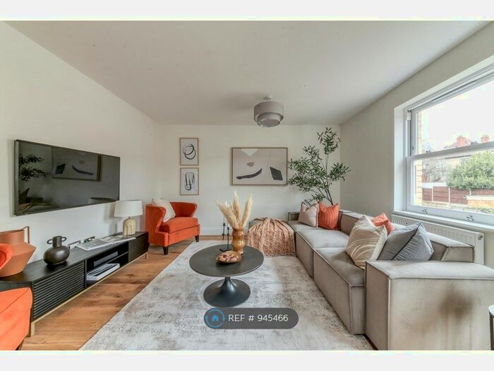 3 Bedroom Flat To Rent In Heathfield Road, Croydon, CR0