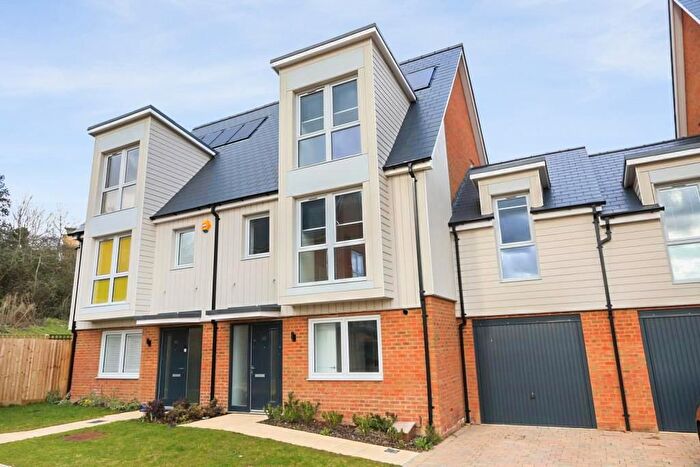 4 Bedroom Terraced House To Rent In Castleridge Drive, Greenhithe, DA9