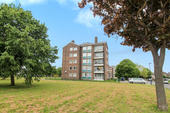 2 Bedroom Flat To Rent In Panfield Road, London, SE2