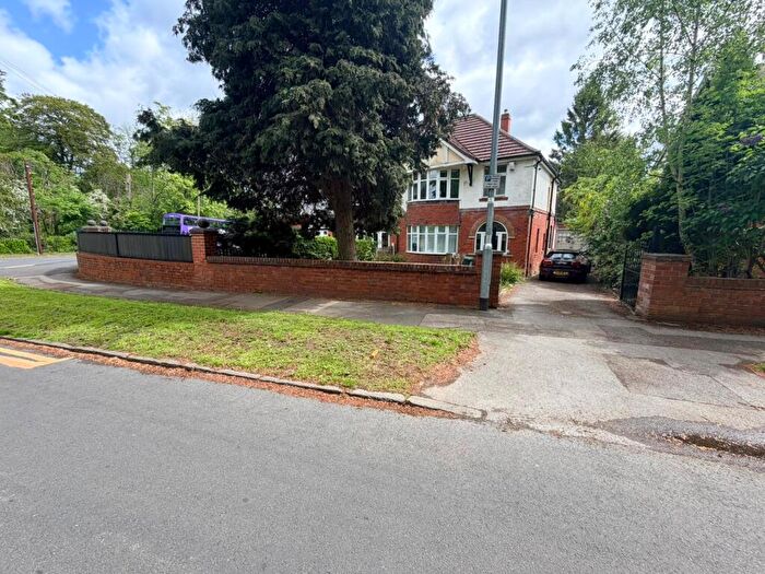 4 Bedroom Semi-Detached House To Rent In Batcliffe Drive, Leeds, West Yorkshire, LS6