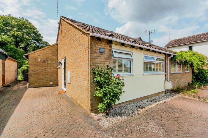 2 Bedroom Semi-Detached Bungalow For Sale In Elm Road, Folksworth, Peterborough, PE7