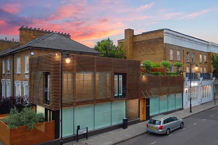 3 Bedroom House For Sale In Halliford Street, Islington, N1