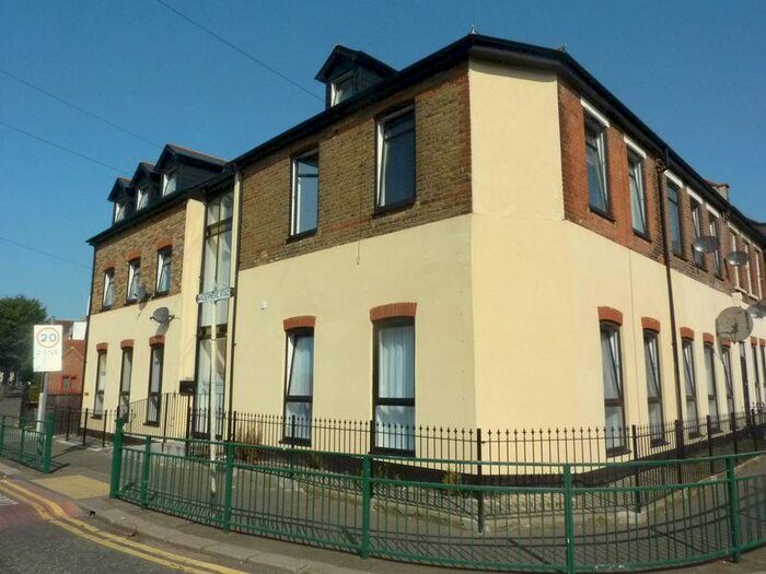 1 Bedroom Flat To Rent In Chase Road, Southend-On-Sea, SS1