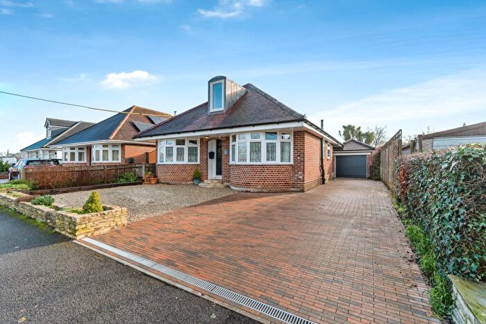 3 Bedroom Bungalow For Sale In Ashdene Road, Southampton, Hampshire, SO40