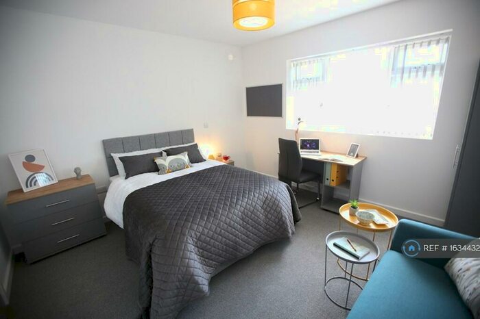 8 Bedroom End Of Terrace House To Rent In Dilcock Way, Coventry, CV4