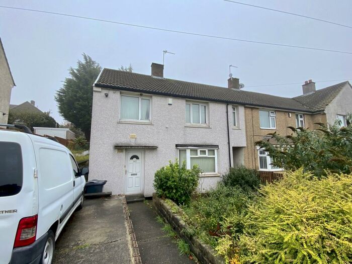 Houses for sale & to rent in BD4 9PU, Tong Street, Tong Bradford