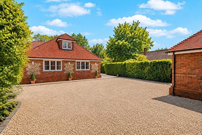 4 Bedroom Detached House For Sale In Burnham Close, Bourne End, SL8