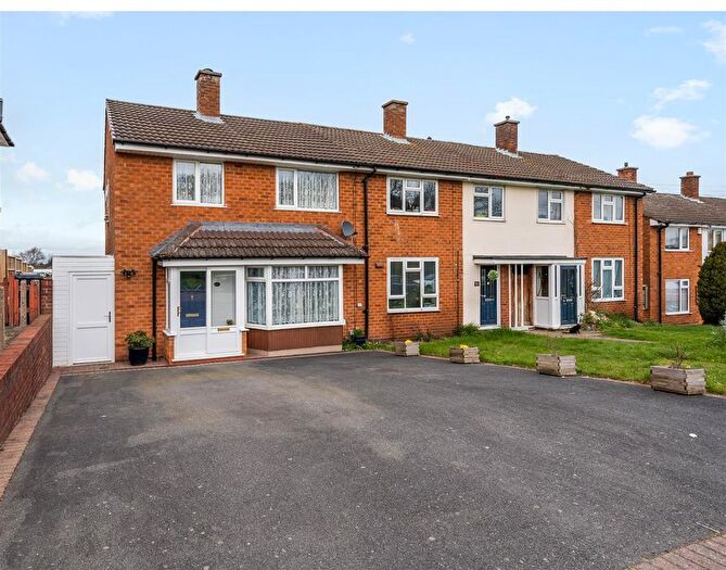 3 Bedroom End Terrace House For Sale In Hobs Meadow, Solihull, B92