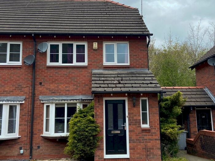 3 Bedroom End Of Terrace House To Rent In Sutton Close, Macclesfield, SK11