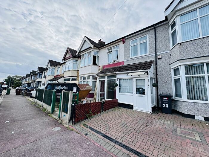4 Bedroom Terraced House To Rent In Hurstbourne Gardens, Barking, IG11