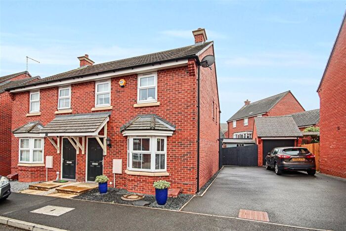 3 Bedroom Semi-Detached House For Sale In , Dove Close, Higham Ferrers, NN10
