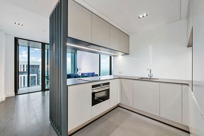 2 Bedroom Flat To Rent In Amory Tower, Marsh Wall, E14