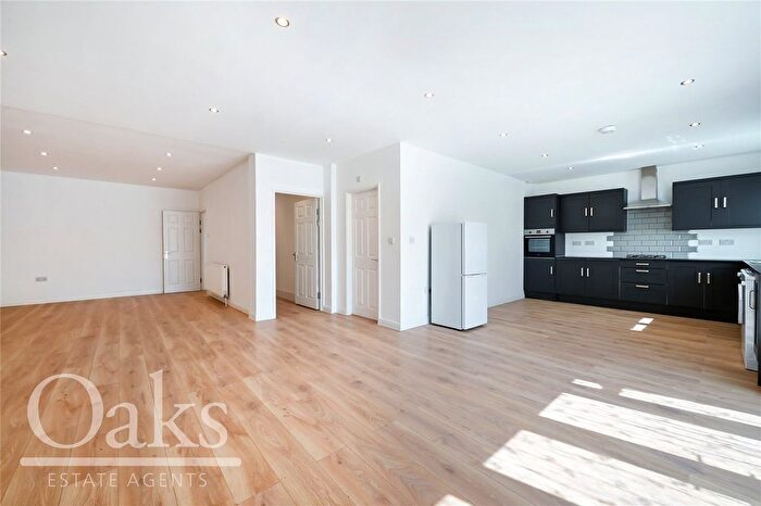 6 Bedroom Semi-Detached House To Rent In Pollards Hill South, London, SW16