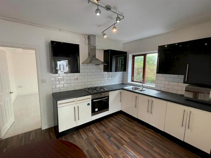 3 Bedroom Semi-Detached House To Rent In Oak Hill, Finchfield, Wolverhampton, WV3