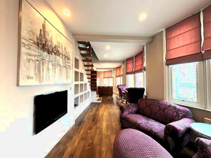 2 Bedroom Apartment To Rent In - Victoria Street Manchester, M3