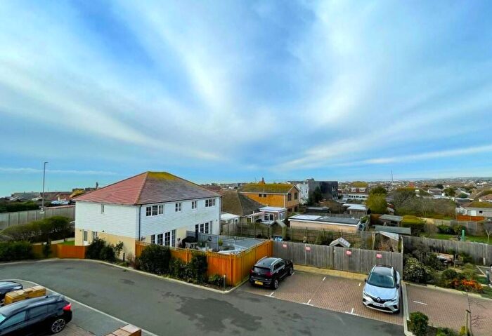 3 Bedroom End Of Terrace House For Sale In Friars Close, Peacehaven, BN10