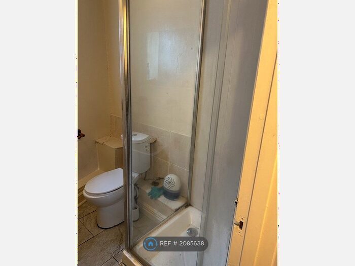 1 Bedroom Flat To Rent In High Street, Chatham, ME4