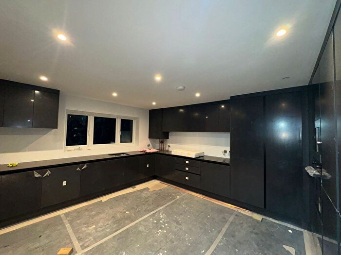 7 Bedroom Semi-Detached House To Rent In Bath Road, Hounslow, TW5