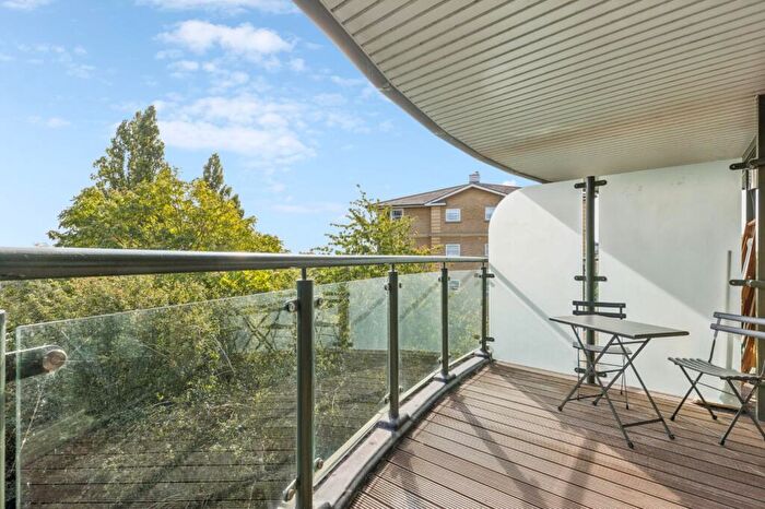 2 Bedroom Flat To Rent In Brasenose Drive, Barnes, SW13