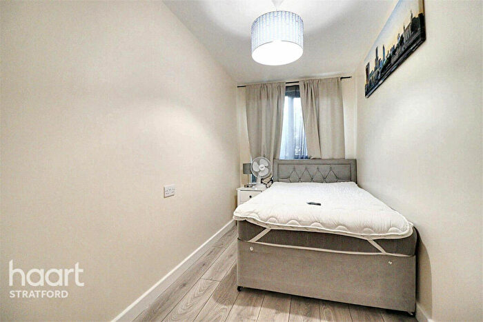 2 Bedroom Flat To Rent In Cundy Road, London, E16
