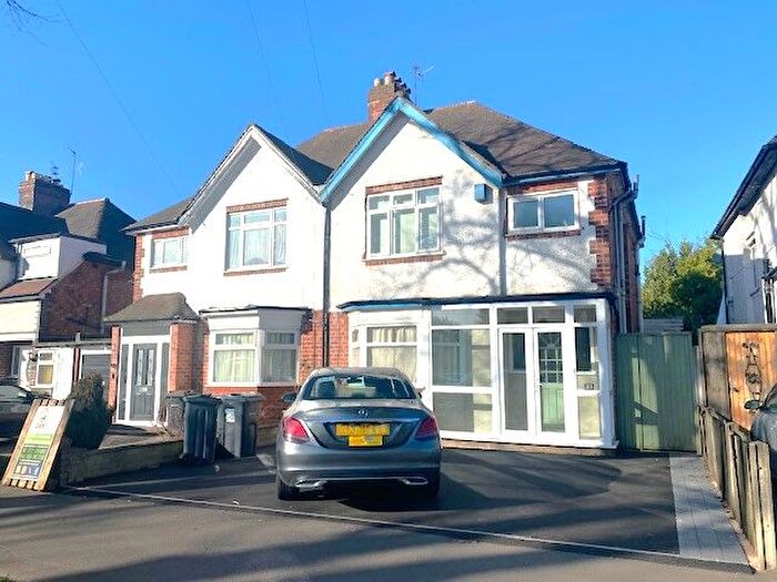 3 Bedroom Semi-Detached House To Rent In Barn Lane, Moseley, B13