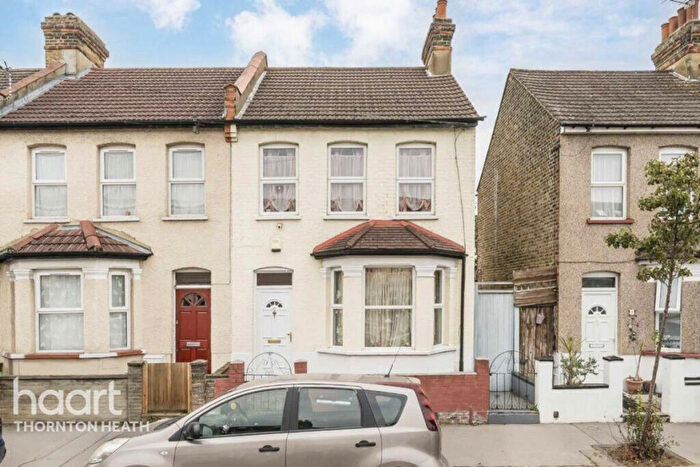2 Bedroom End Of Terrace House For Sale In Winterbourne Road, Thornton Heath, CR7