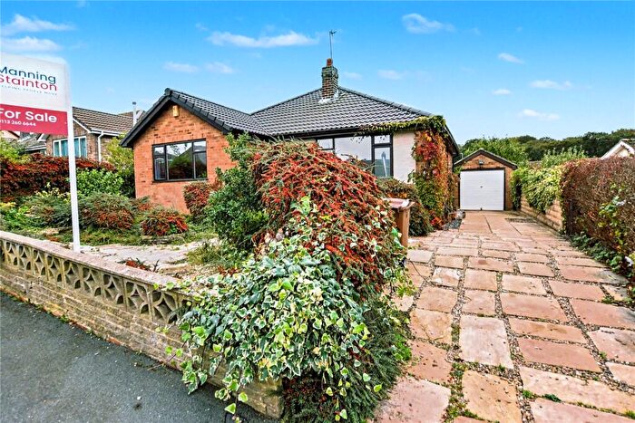 3 Bedroom Detached Bungalow For Sale In Templegate View, Leeds, West Yorkshire, LS15