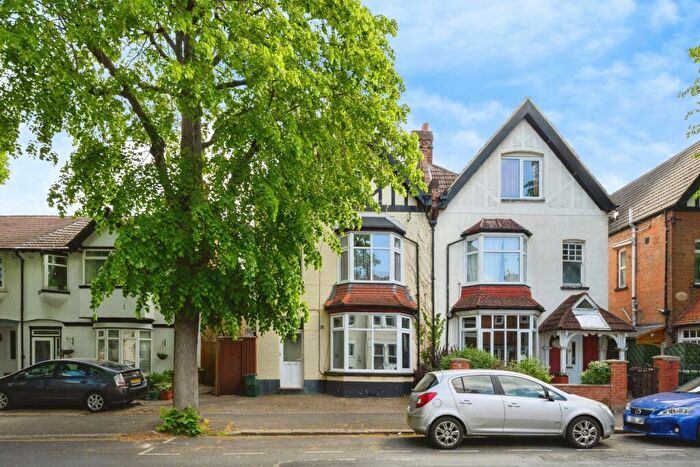 1 Bedroom Flat For Sale In Lenham Road, Sutton, SM1